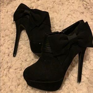 Guess booties